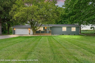 6239 S Clinton Trail, Eaton Rapids, MI 48827
