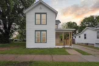 318 W Racine St, Janesville, WI 53548