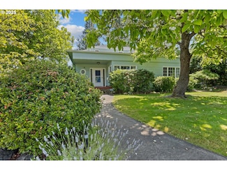 415 W Madrone St, Roseburg, OR 97470