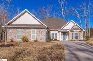 104 King Cir, Greenwood, SC 29649