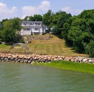 156 Crabtree Rd, Quincy, MA 02171