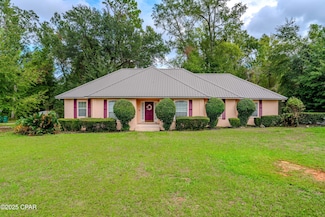 4710 The Oaks Dr, Marianna, FL 32446