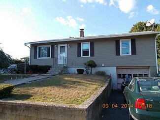 11 San Juan Dr, Bristol, RI 02809