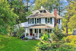 1795 Hunterbrook Rd, Yorktown Heights, NY 10598