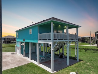 928 Olive Dr, Port Bolivar, TX 77650
