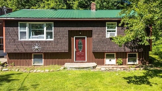 41 Forest St W, Rockport, ME 04856