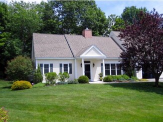 11 Fitts Farm Dr, Durham, NH 03824