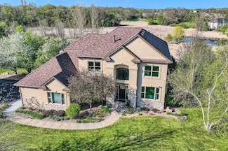 5250 Yvette St, Loretto, MN 55357