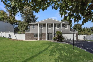 75 Wesleyan Rd, Smithtown, NY 11787