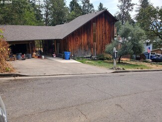 766 Tanglewood St, Sutherlin, OR 97479