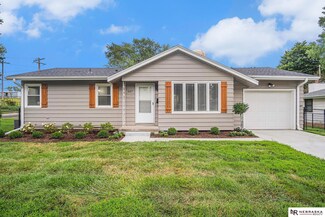 607 N Beadle St, Papillion, NE 68046