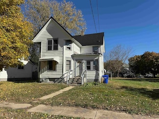 107 7th Ave NW, Oelwein, IA 50662