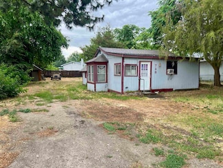 728 S Hayes Ave, Emmett, ID 83617