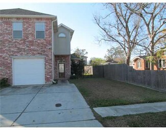 3842 Derbigny St, Metairie, LA 70001