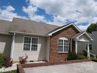 37 S Woodridge View Ct, Hendersonville, NC 28791
