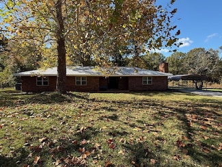 711 W Lanark St, Queen City, TX 75572