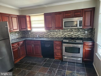 729 Jarvis Rd Unit B, Sicklerville, NJ 08081