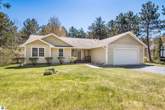 8256 Mapleleaf Dr, Traverse City, MI 49684
