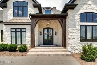 270 Bay Pointe Rd, Vonore, TN 37885