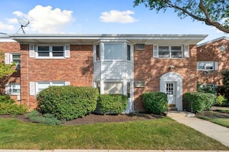 514 W Miner St Unit 2F, Arlington Heights, IL 60005