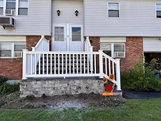 5 Barbara Ln Unit 7, Farmingdale, NY 11735