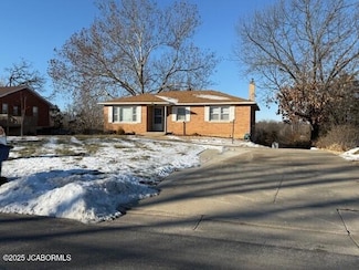 1722 Tanner Bridge Rd, Jefferson City, MO 65101