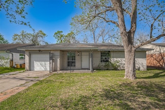 3730 Darlinghurst Dr, Houston, TX 77045