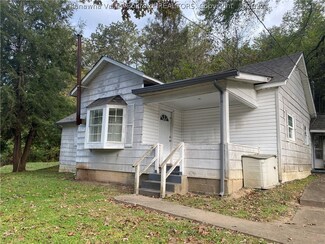 5391 Elk River Rd N, Elkview, WV 25071