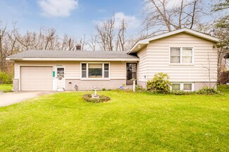 1664 Kay Dr, Benton Harbor, MI 49022