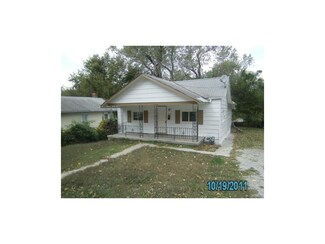 8710 E Roberts St, Independence, MO 64053