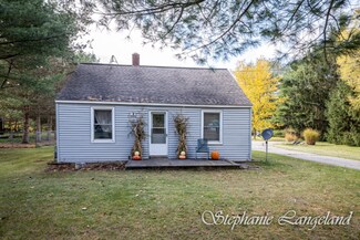 1217 Drent Rd, Muskegon, MI 49442