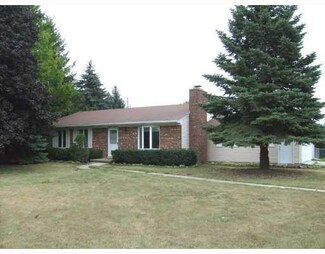 3491 Charing Cross Rd, Ann Arbor, MI 48108