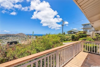 1729 Iwi Way, Honolulu, HI 96816
