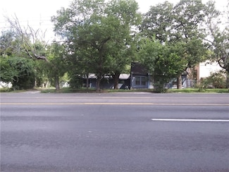 2108 W Highway 21, Bryan, TX 77803