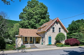 90 Main St, Shelburne Falls, MA 01370