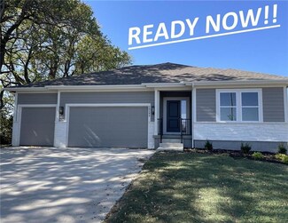 20284 Balsam St, Spring Hill, KS 66083