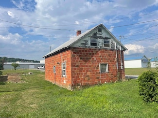 38 L0gans Ln, Buckhannon, WV 26201