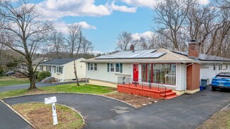 47 Dale St, East Haven, CT 06513