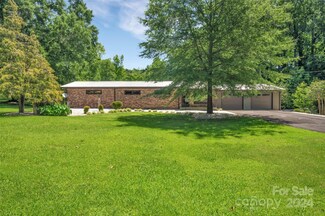 325 S Lineberry St, Troy, NC 27371