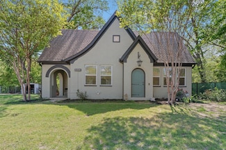 2204 Burning Tree Ln, Denton, TX 76209