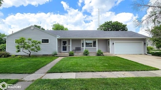 320 W 8th St, Garner, IA 50438