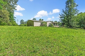 4915 Clifford Rd, Luray, TN 38352