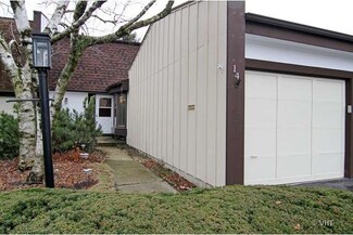 14 Tanglewood Ct Unit 3, Indian Head Park, IL 60525
