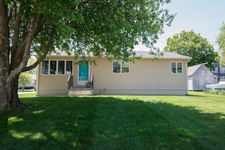 15 Treasure Rd, Narragansett, RI 02882