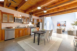 1695 15th St Unit 12, Oakland, CA 94607