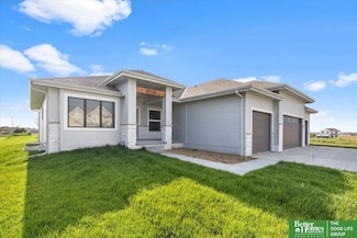 5611 Kestrel Pkwy, Omaha, NE 68022