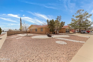 3172 Hector Dr, El Paso, TX 79935