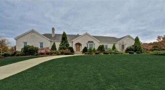 2A Wyndemere Dr, Southborough, MA 01772