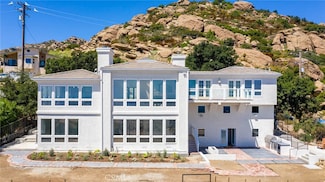 1112 Mesa Dr, Simi Valley, CA 93063