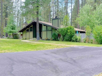 28 Graeagle Meadows Rd, Graeagle, CA 96103